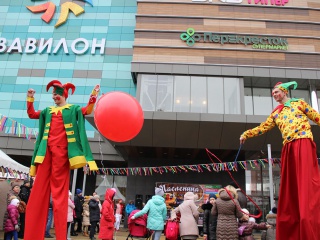Ходулисты, веселье